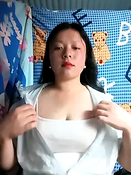 Snapshot of lisa-bae00 chatting on May 3, 2026, 1:50 pm lisa-bae00 online show from May 3, 2026, 1:50 pm