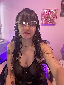 Snapshot of Pinkvixen69 chatting on May 27, 2026, 5:10 pm Pinkvixen69 online show from May 27, 2026, 5:10 pm
