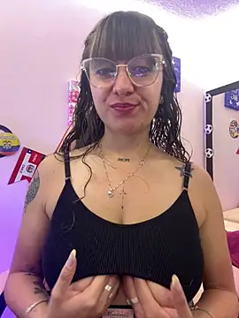 Pinkvixen69 online show from June 22, 2026, 2:25 pm