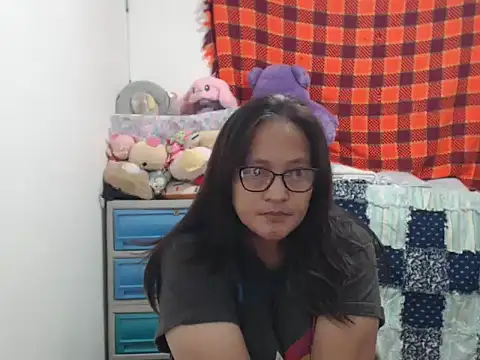 Snapshot of Kinkybela2025 chatting on November 13, 2025, 9:58 pm Kinkybela2025 online show from November 13, 2025, 9:58 pm