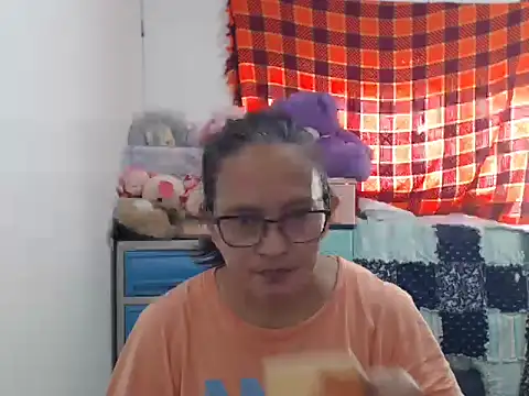 Snapshot of Kinkybela2025 chatting on November 20, 2025, 11:37 pm Kinkybela2025 online show from November 20, 2025, 11:37 pm