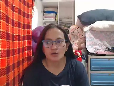 Snapshot of Kinkybela2025 chatting on November 27, 2025, 3:30 am Kinkybela2025 online show from November 27, 2025, 3:30 am