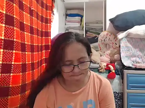 Snapshot of Kinkybela2025 chatting on November 28, 2025, 12:57 am Kinkybela2025 online show from November 28, 2025, 12:57 am