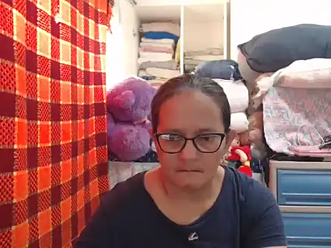 Snapshot of Kinkybela2025 chatting on November 28, 2025, 11:18 pm Kinkybela2025 online show from November 28, 2025, 11:18 pm