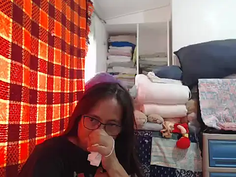 Snapshot of Kinkybela2025 chatting on November 30, 2025, 12:25 am Kinkybela2025 online show from November 30, 2025, 12:25 am