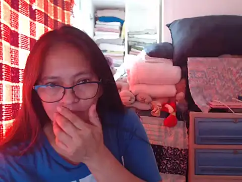 Snapshot of Kinkybela2025 chatting on December 1, 2025, 12:15 am Kinkybela2025 online show from December 1, 2025, 12:15 am