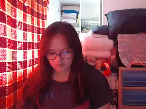 Snapshot of Kinkybela2025 chatting on December 2, 2025, 12:27 am Kinkybela2025 online show from December 2, 2025, 12:27 am