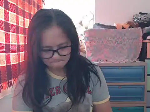 Snapshot of Kinkybela2025 chatting on February 11, 2026, 12:04 am Kinkybela2025 online show from February 11, 2026, 12:04 am