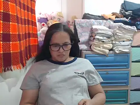 Snapshot of Kinkybela2025 chatting on February 24, 2026, 4:43 am Kinkybela2025 online show from February 24, 2026, 4:43 am