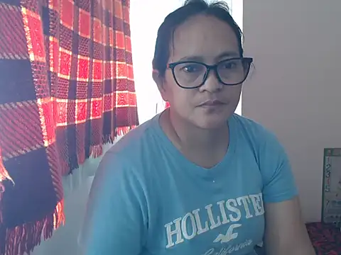 Snapshot of Kinkybela2025 chatting on June 11, 2026, 12:32 am Kinkybela2025 online show from June 11, 2026, 12:32 am