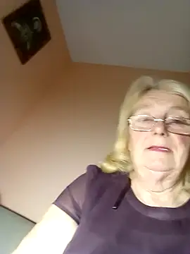 Snapshot of AmyLove353 chatting on October 27, 2025, 9:19 pm AmyLove353 online show from October 27, 2025, 9:19 pm