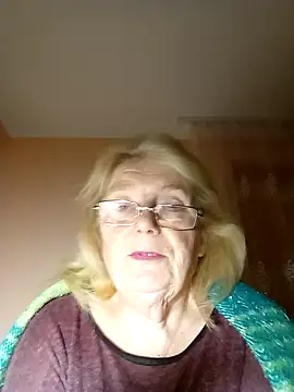 Snapshot of AmyLove353 chatting on November 6, 2025, 4:02 am AmyLove353 online show from November 6, 2025, 4:02 am