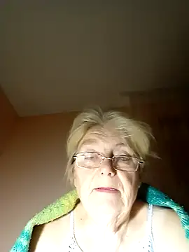 Snapshot of AmyLove353 chatting on November 7, 2025, 4:23 am AmyLove353 online show from November 7, 2025, 4:23 am