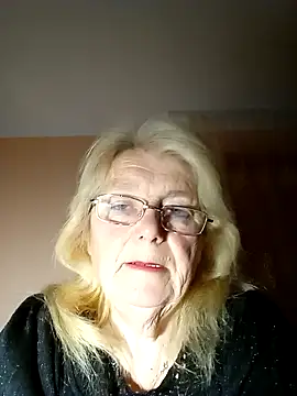 Snapshot of AmyLove353 chatting on November 15, 2025, 4:21 am AmyLove353 online show from November 15, 2025, 4:21 am