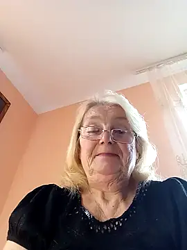 Snapshot of AmyLove353 chatting on November 17, 2025, 11:38 am AmyLove353 online show from November 17, 2025, 11:38 am