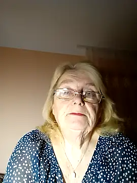 Snapshot of AmyLove353 chatting on November 18, 2025, 9:41 pm AmyLove353 online show from November 18, 2025, 9:41 pm