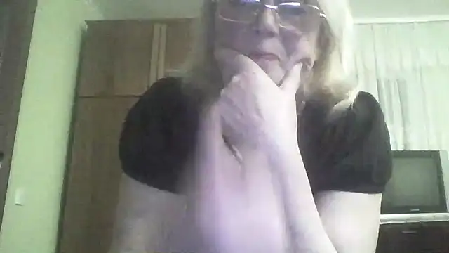 AmyLove353 online show from March 30, 2026, 9:16 pm