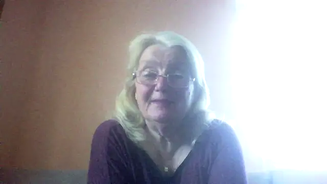 AmyLove353 online show from May 2, 2026, 3:55 am