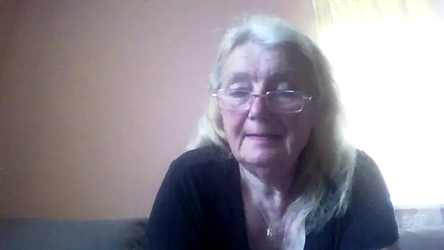 Snapshot of AmyLove353 chatting on June 6, 2026, 5:56 am AmyLove353 online show from June 6, 2026, 5:56 am