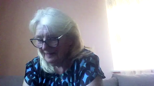 Snapshot of AmyLove353 chatting on June 19, 2026, 3:33 am AmyLove353 online show from June 19, 2026, 3:33 am