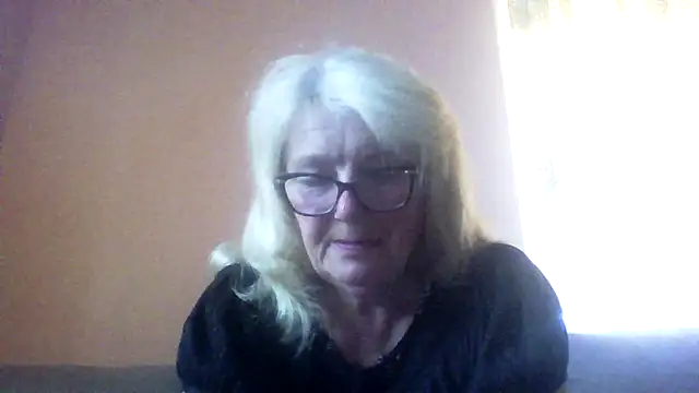 Snapshot of AmyLove353 chatting on June 29, 2026, 3:35 am AmyLove353 online show from June 29, 2026, 3:35 am