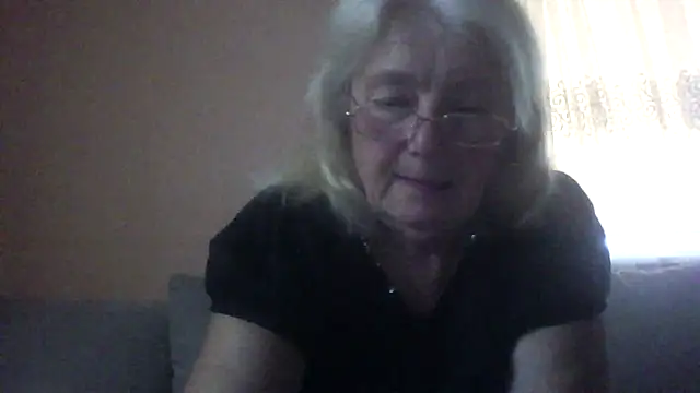 Snapshot of AmyLove353 chatting on July 10, 2026, 3:44 am AmyLove353 online show from July 10, 2026, 3:44 am
