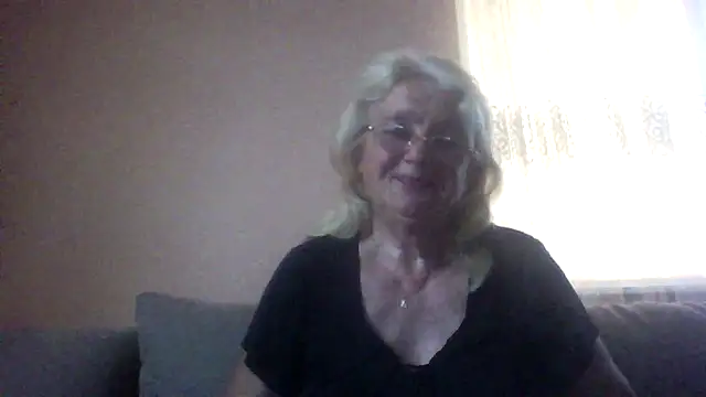 Snapshot of AmyLove353 chatting on July 16, 2026, 3:12 am AmyLove353 online show from July 16, 2026, 3:12 am