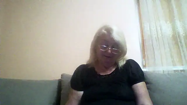 Snapshot of AmyLove353 chatting on July 19, 2026, 8:01 pm AmyLove353 online show from July 19, 2026, 8:01 pm