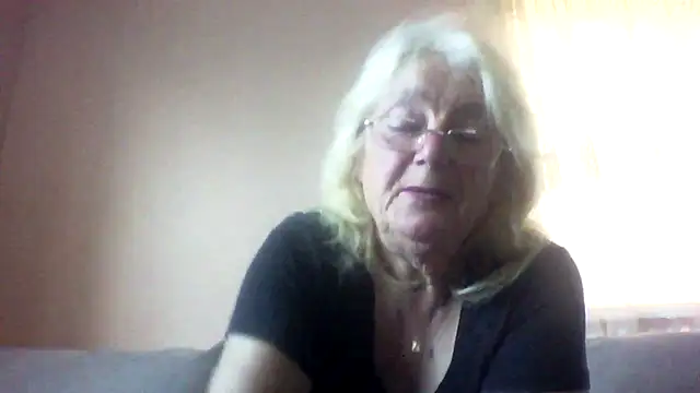 Snapshot of AmyLove353 chatting on July 28, 2026, 4:08 am AmyLove353 online show from July 28, 2026, 4:08 am