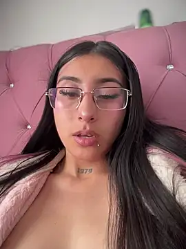 Violeet-Smith online show from March 16, 2026, 6:45 pm