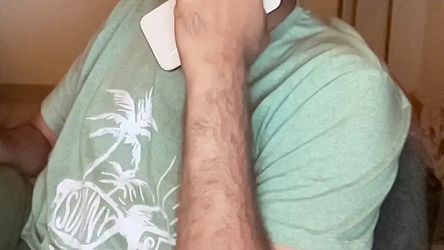 Snapshot of MakeMeAwareAah chatting on December 3, 2025, 7:23 pm MakeMeAwareAah online show from December 3, 2025, 7:23 pm