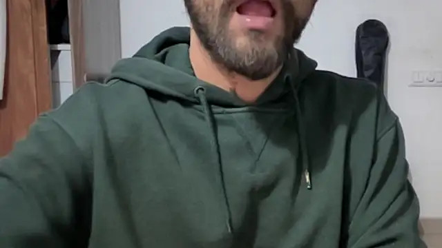 Snapshot of MakeMeAwareAah chatting on January 11, 2026, 3:50 pm MakeMeAwareAah online show from January 11, 2026, 3:50 pm