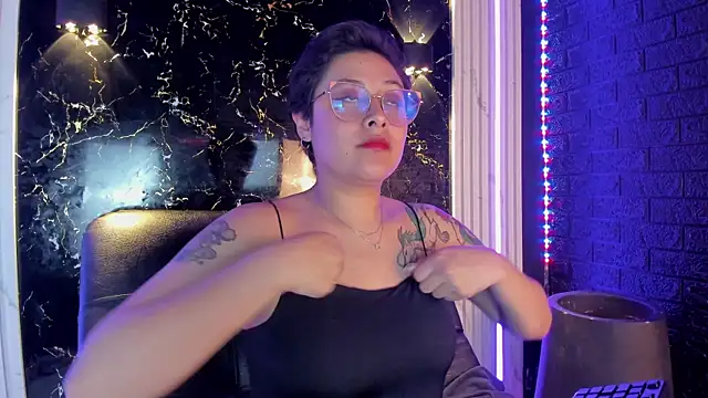 Snapshot of Juliexxxtasy chatting on October 28, 2025, 7:27 pm Juliexxxtasy online show from October 28, 2025, 7:27 pm