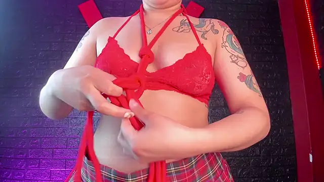 Snapshot of Juliexxxtasy chatting on November 11, 2025, 11:32 am Juliexxxtasy online show from November 11, 2025, 11:32 am