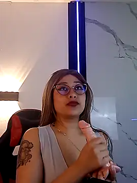 Snapshot of Juliexxxtasy chatting on November 29, 2025, 5:27 pm Juliexxxtasy online show from November 29, 2025, 5:27 pm