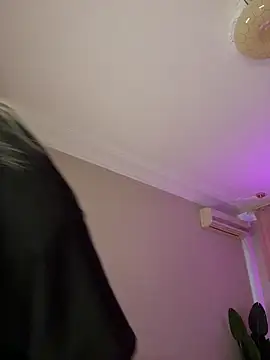 HugeBoobsAlice online show from February 16, 2026, 5:03 am