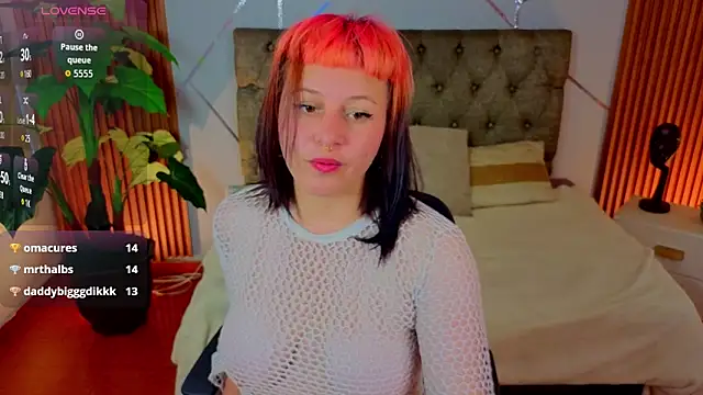 camilaa lux online show from February 25, 2026, 1:54 pm