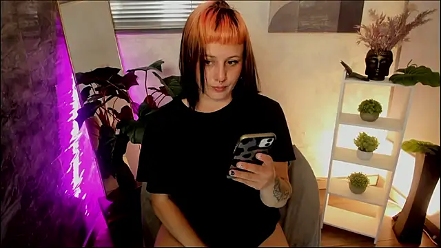 camilaa lux online show from March 10, 2026, 2:11 pm