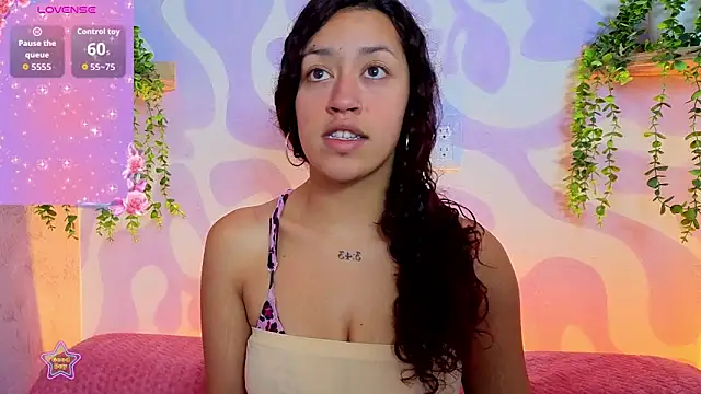 mia scarlett7 online show from June 19, 2026, 1:04 pm