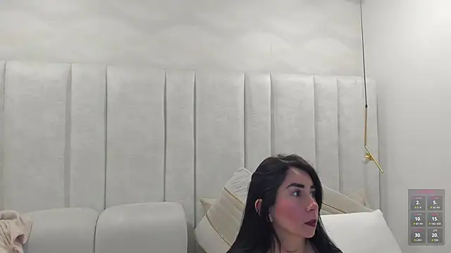 AnnieLove  online show from November 10, 2025, 2:05 pm