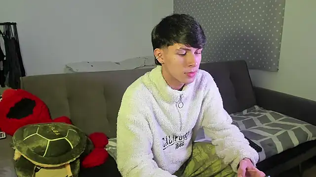 Snapshot of Will_starr chatting on December 17, 2025, 3:01 am Will starr online show from December 17, 2025, 3:01 am