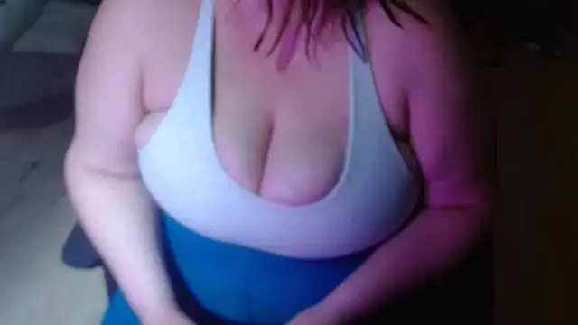 Snapshot of stacybanks chatting on April 30, 2026, 4:13 pm stacybanks online show from April 30, 2026, 4:13 pm