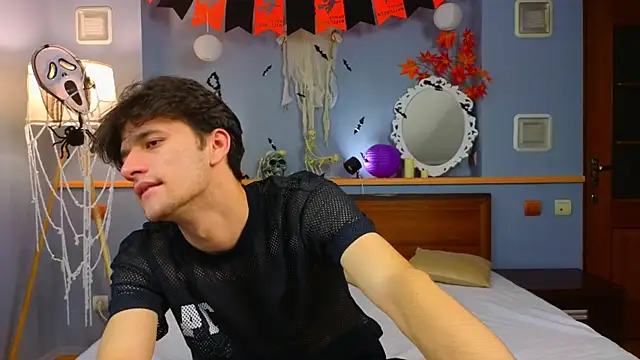 elvano et online show from November 3, 2025, 7:42 am