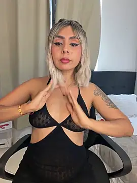 Emilyvalk  online show from May 30, 2026, 8:39 pm