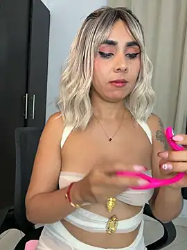 Emilyvalk  online show from June 18, 2026, 8:57 pm