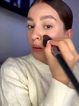 Talia Bonet online show from November 18, 2025, 2:54 pm