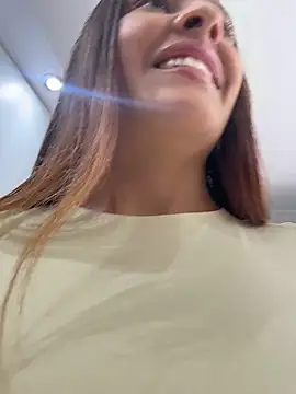 Snapshot of Talia_Bonet chatting on June 3, 2026, 4:12 pm Talia Bonet online show from June 3, 2026, 4:12 pm