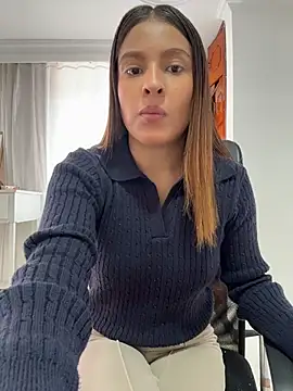 Snapshot of Talia_Bonet chatting on June 8, 2026, 1:44 pm Talia Bonet online show from June 8, 2026, 1:44 pm