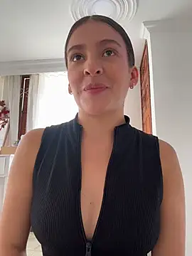 Snapshot of Talia_Bonet chatting on June 26, 2026, 4:00 pm Talia Bonet online show from June 26, 2026, 4:00 pm