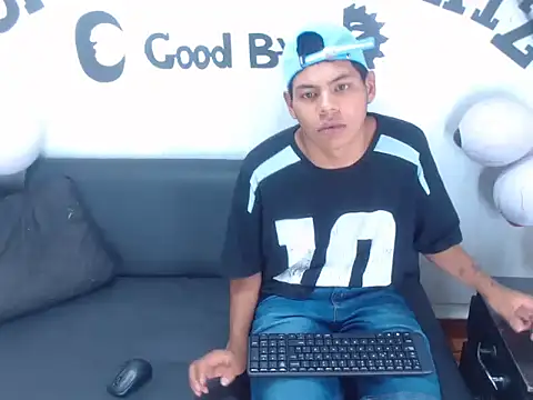 Snapshot of Yordi_Alpha chatting on October 28, 2025, 12:25 am Yordi Alpha online show from October 28, 2025, 12:25 am